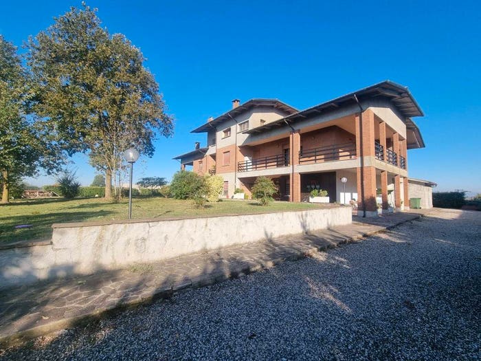 Casa con 6 locali in vendita in Via Provinciale, Bondeno
