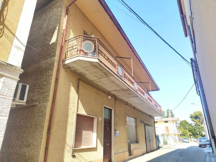 Casa con 6 locali in vendita in Contrada Villa Rogatti, Villa Rogatti, Ortona