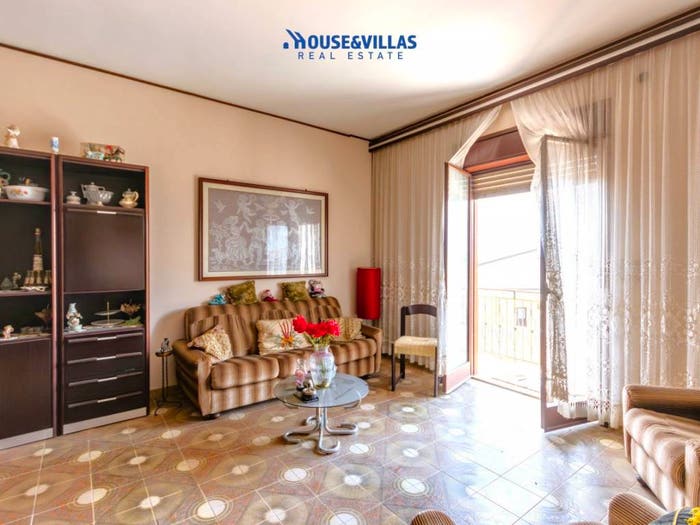 Appartamento con 6 locali in vendita in Via Francesco Giantommaso, Centro, Noto