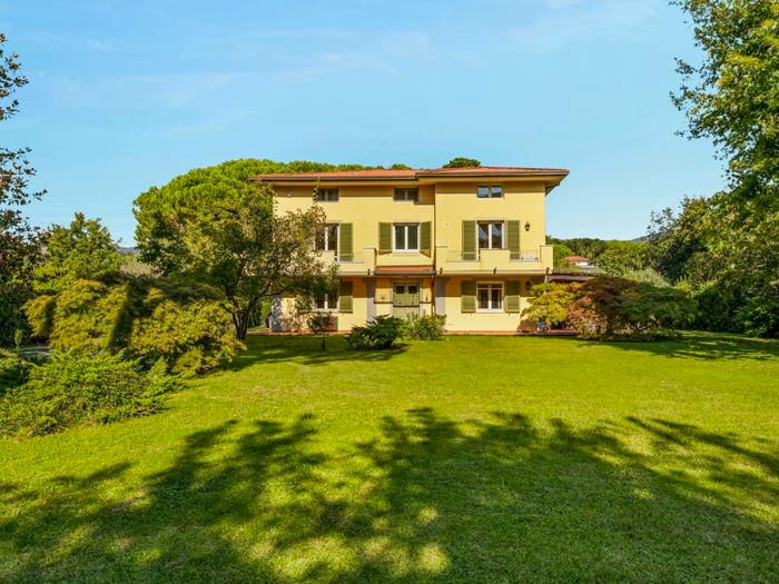 Casa con 6 locali in vendita in Via Magliano, Marina di Massa Centro, Massa