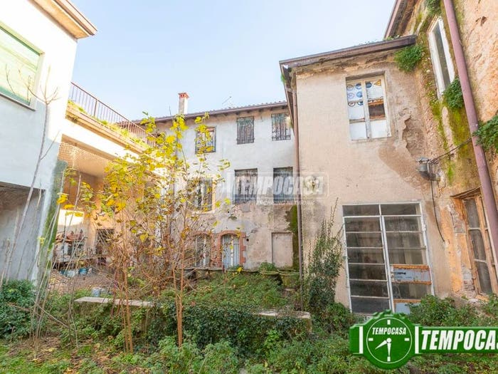 Casa con 6 locali in vendita in Vicolo Rivolti, Bussolengo