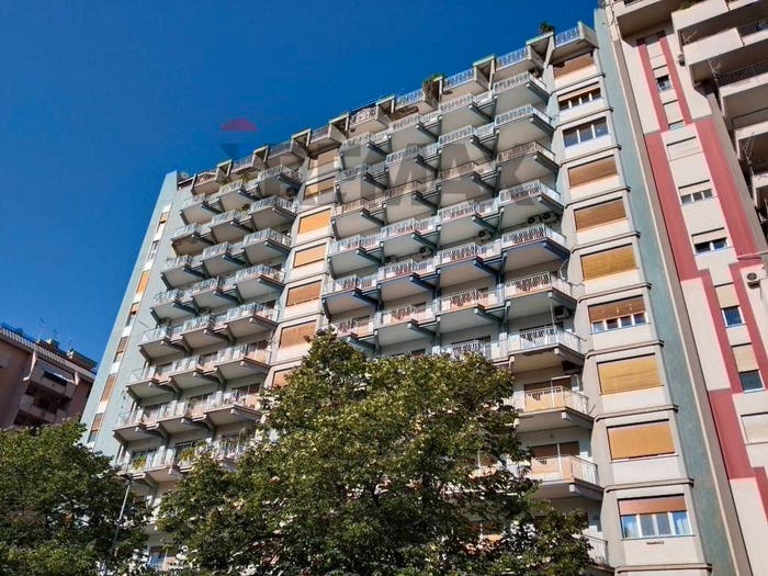 Appartamento con 6 locali in vendita in VIALE DEL FANTE, De Gasperi Croce Rossa, Palermo
