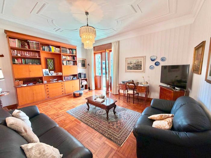 Appartamento con 6 locali in vendita in Via Teodoro II di Monferrato, Pegli, Genova