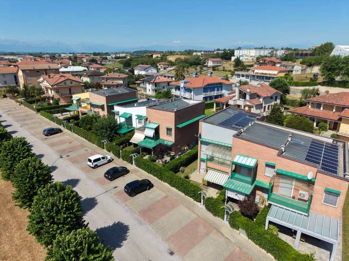Casa con 6 locali in vendita in via Pietro Micca, Centro, Carrù