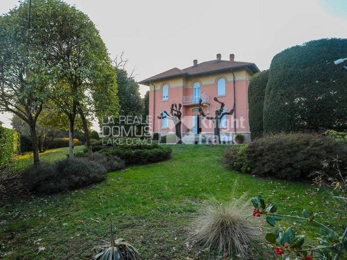 Casa con 6 locali in vendita in Via Roma, Centro, Valmorea