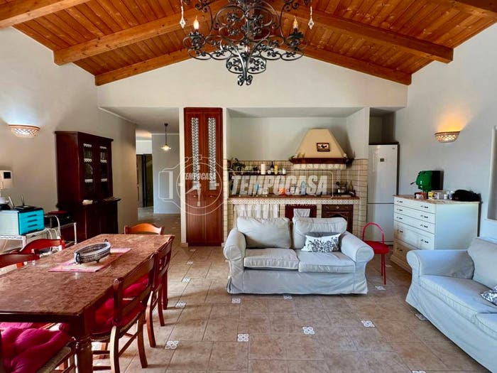 Casa con 6 locali in vendita in Via Giovannizzi, Caiazzo