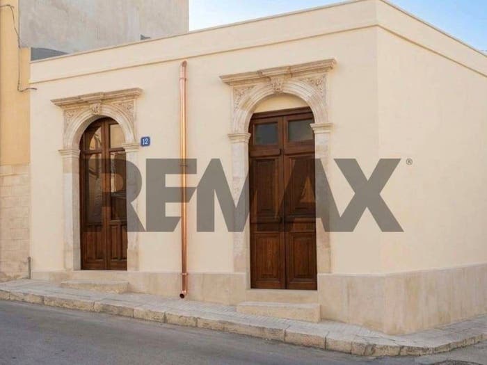 Casa trilocale in vendita in via regina margherita, Centro, Pachino