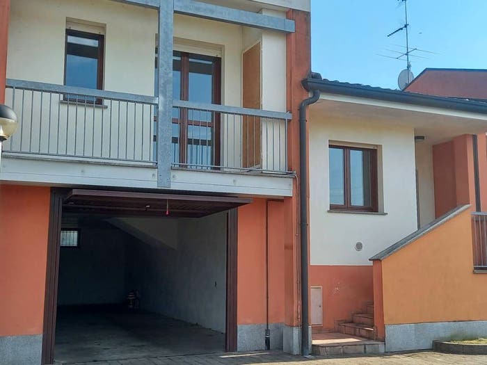 Casa trilocale in vendita in Via Carmine, Centro, Oleggio