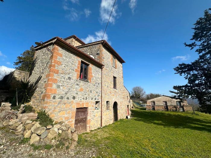 Casa con 6 locali in vendita in Strada Statale Maremmana, Castel Giorgio