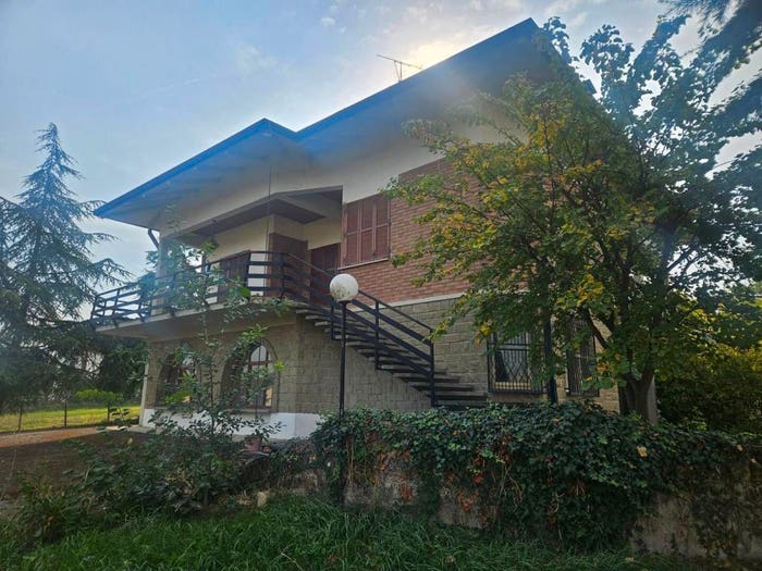 Casa con 6 locali in vendita in Via Giuseppe Mazzini, Centro, Quattro Castella