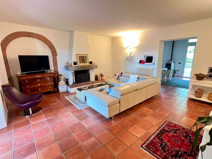 Casa con 5 locali in vendita in Montale