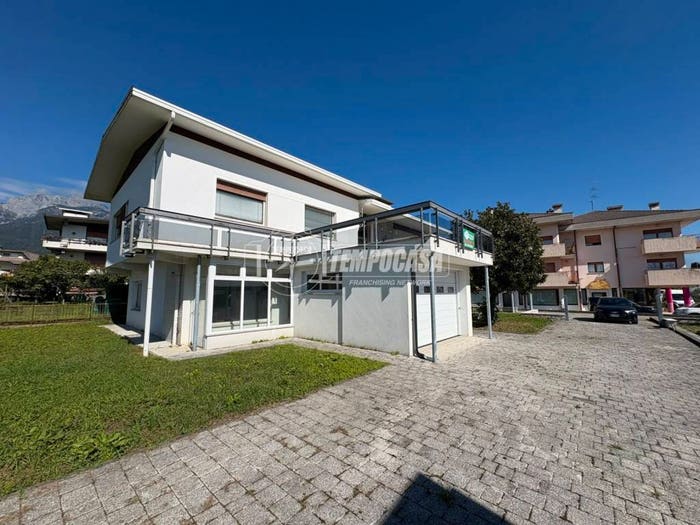 Casa con 6 locali in vendita in Via Feltre, Centro, Santa Giustina