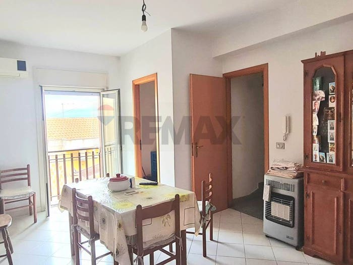 Casa trilocale in vendita in Via Duca Degli Abruzzi, Centro, Carlentini