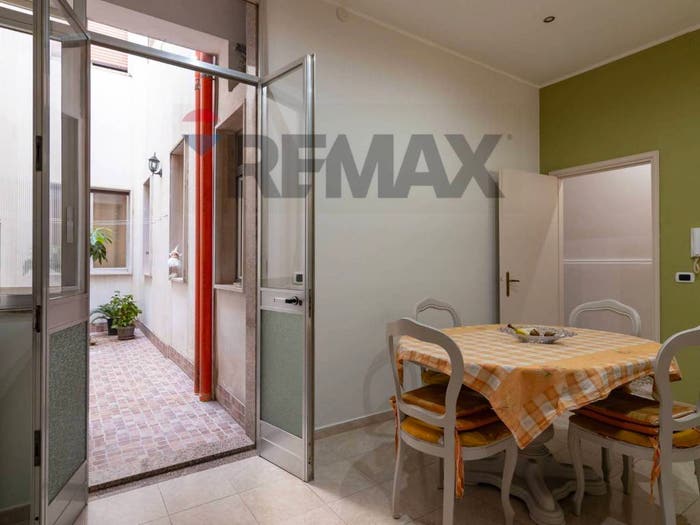 Appartamento con 5 locali in vendita in via ludovico ariosto, Floridia