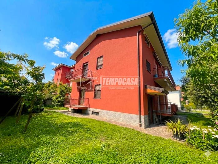 Casa con 6 locali in vendita in Via Don Luigi Monti, Centro, Credaro