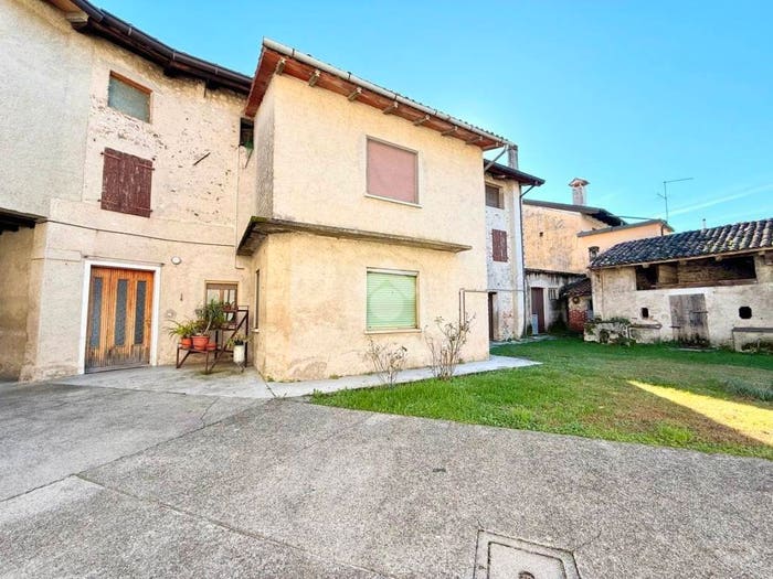 Casa quadrilocale in vendita in Piazza IV Novembre, Basaldella, Campoformido