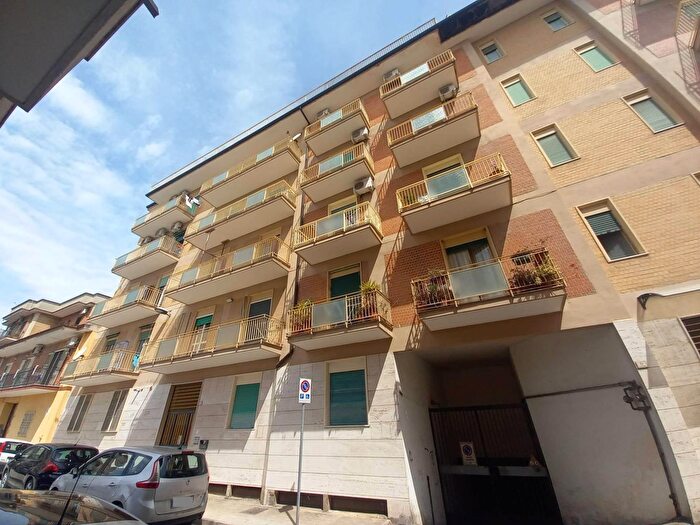 Appartamento quadrilocale in vendita in Via Piave, Caserta