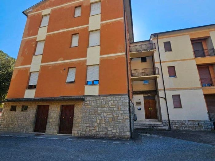 Appartamento trilocale in vendita in Via Oslavia, Chiusi Scalo, Chiusi