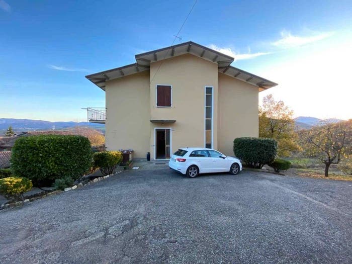Casa con 6 locali in vendita in Via Vologno, Castelnovo Ne' Monti