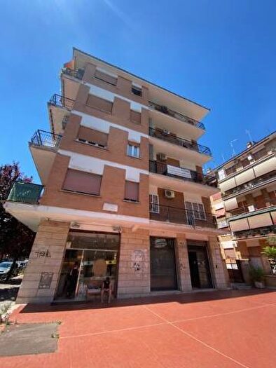 Appartamento trilocale in vendita in Piazza Piero Puricelli, Portuense, Roma