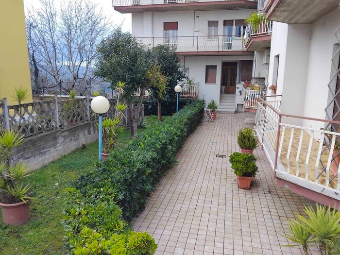 Appartamento con 5 locali in vendita in Via Padre Carlo Orazi, Centro, Castorano