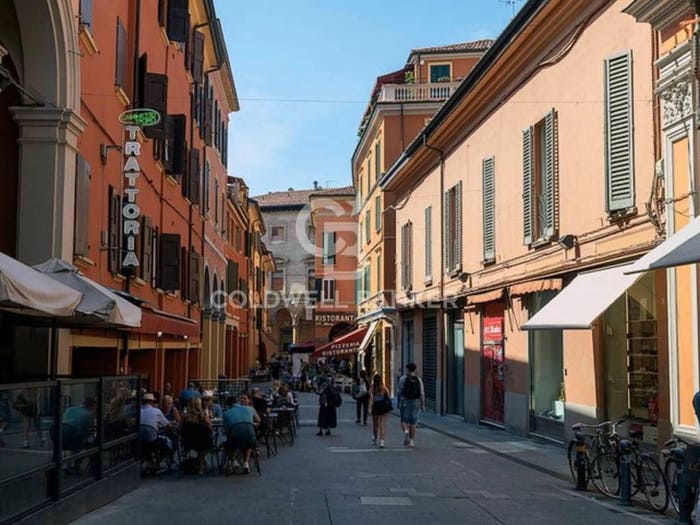 Casa con 6 locali in vendita in Via De' Falegnami, Centro Storico, Bologna