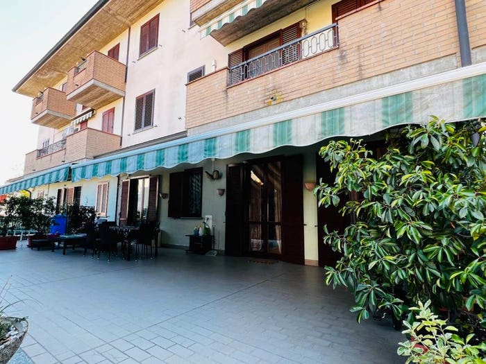 Appartamento quadrilocale in vendita in Piazza V Pagano, San Martino in Strada