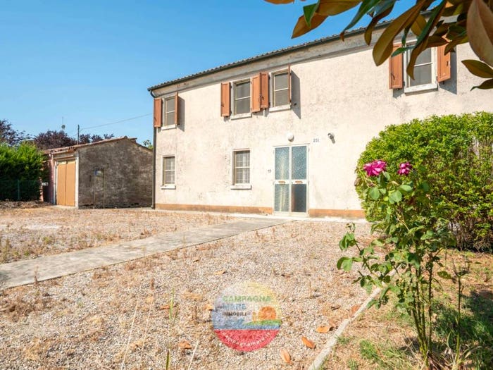 Casa con 6 locali in vendita in Via Cattarusco, Copparo