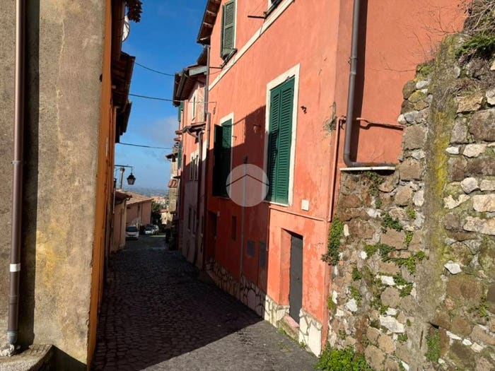 Appartamento trilocale in vendita in Via S Vittorino, Centro, Palestrina