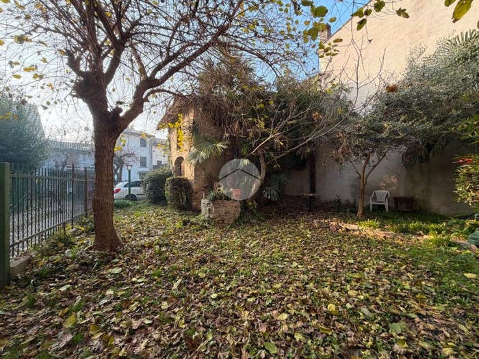 Casa con 6 locali in vendita in Vicolo Balilla, Centro, Monzambano