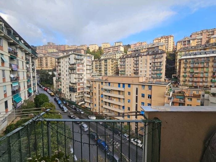 Appartamento quadrilocale in vendita in Via Vesuvio, Oregina, Genova
