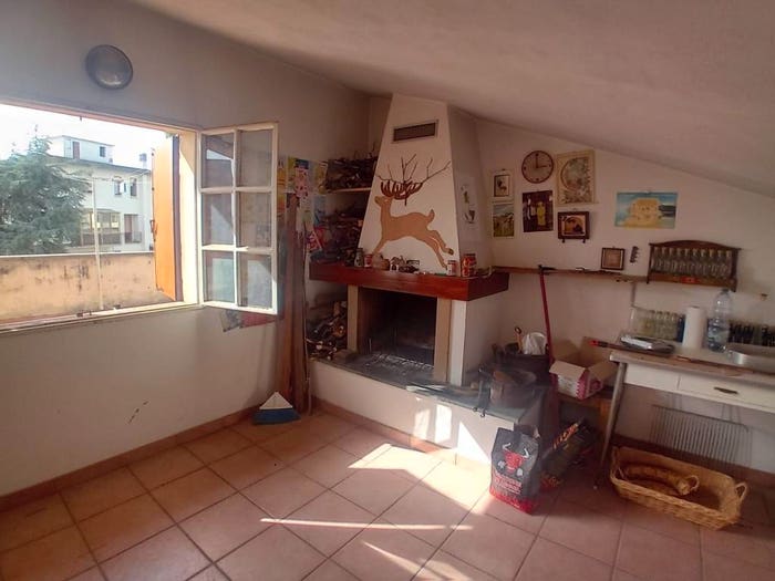 Appartamento con 6 locali in vendita in Pretura Sanzio, Empoli