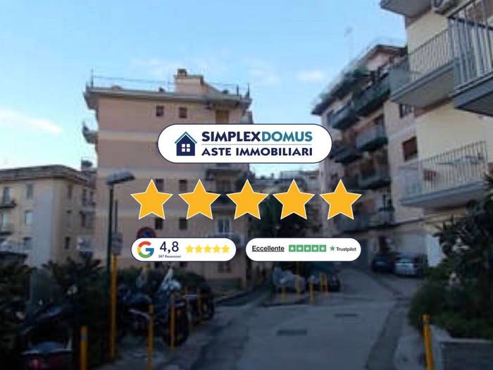 Appartamento con 5 locali in vendita in Girolamo Santacroce, Vomero, Napoli