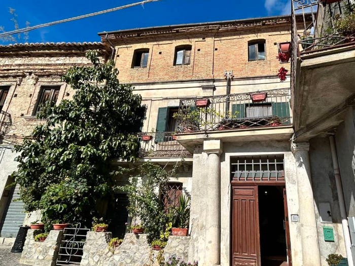 Casa in vendita in Piazza Francesco la Cava, Careri