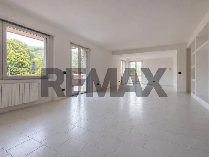 Appartamento trilocale in vendita in via Contrada tagliabò, Cocquio, CocquioTrevisago