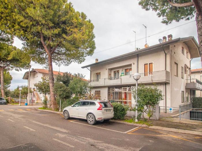 Casa con 6 locali in vendita in Via Po, Cattolica