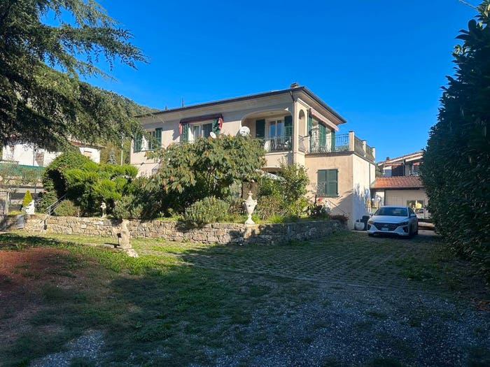 Casa con 6 locali in vendita in Via Roma, Isolabona