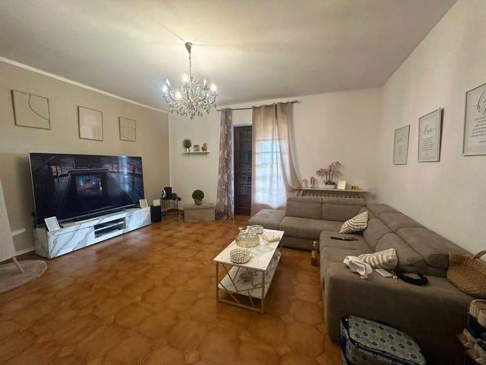 Appartamento trilocale in vendita in Via Macallè, Cavaglià
