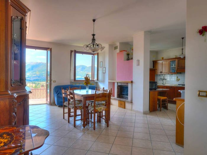 Appartamento quadrilocale in vendita in Via Vincenzo Ottaviani, Centro, Camerino