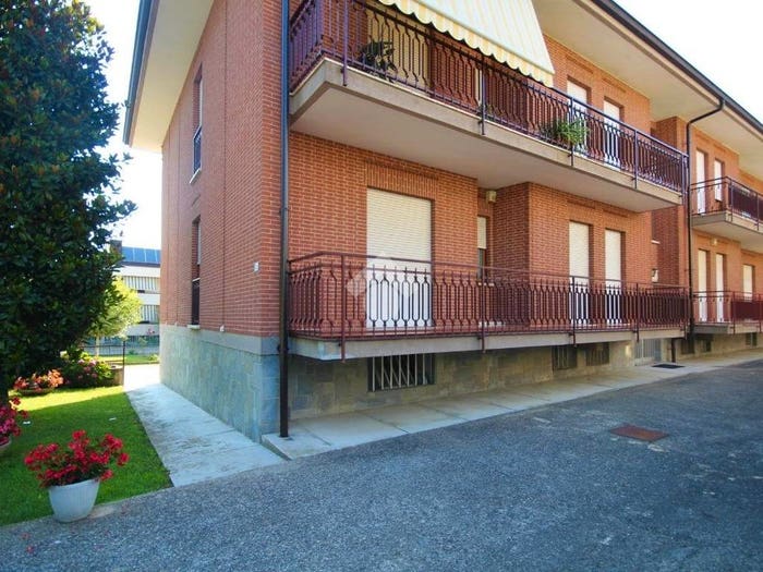 Appartamento quadrilocale in vendita in Strada profonda, Corso Langhe Moretta Corso Cortemilia, Alba