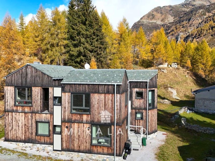Casa trilocale in vendita in Via Antonio De Giacomi, Centro, Madesimo