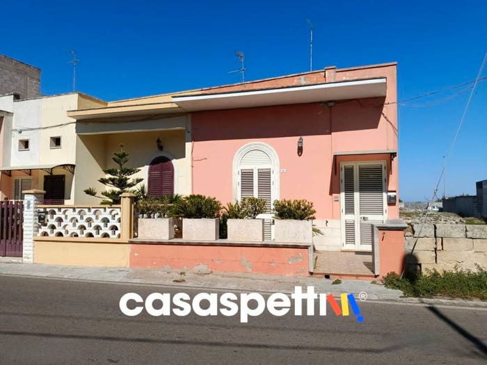 Casa quadrilocale in vendita in Via Matteotti, Carpignano Salentino