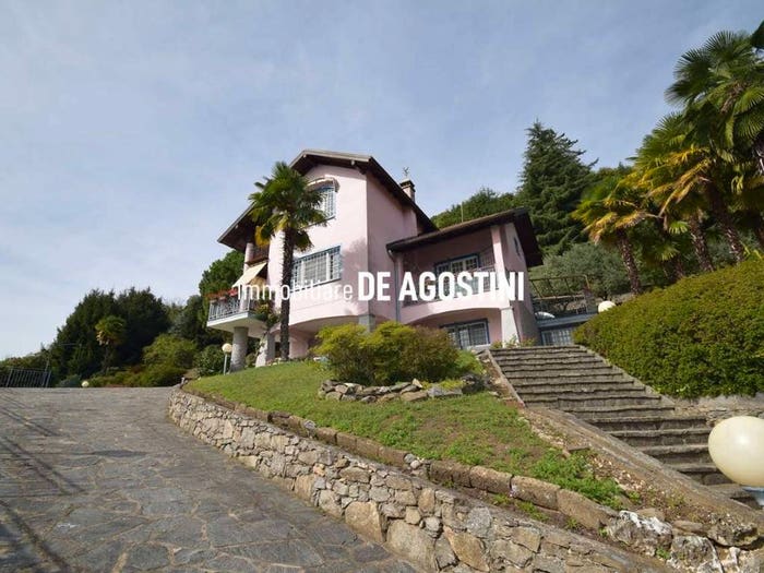 Casa con 6 locali in vendita in via Delle Azalee, Centro, Lesa