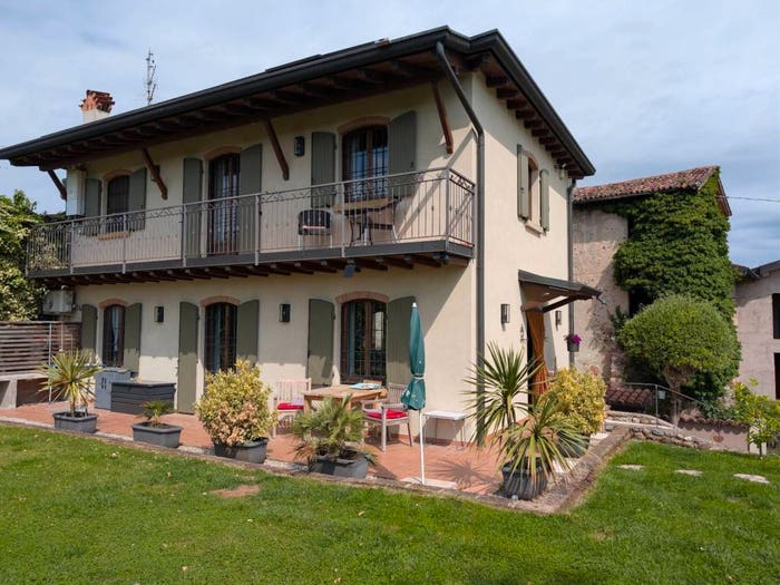 Casa quadrilocale in vendita in Strada San Pietro, Monzambano