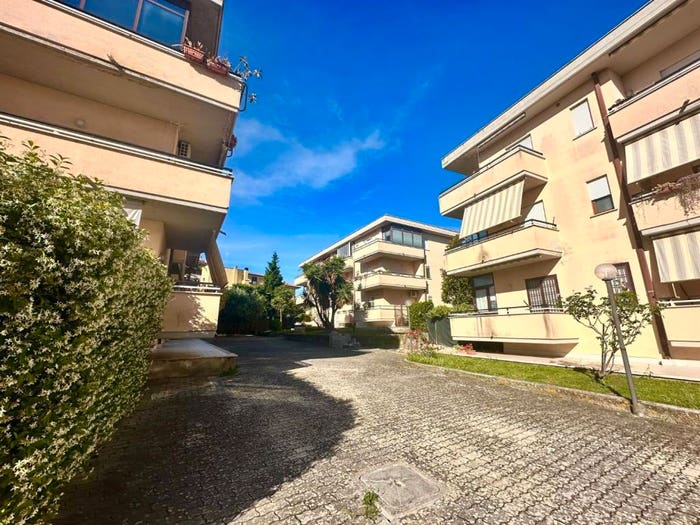 Appartamento quadrilocale in vendita in Via Tufello, Campoleone Tre Colli, Aprilia