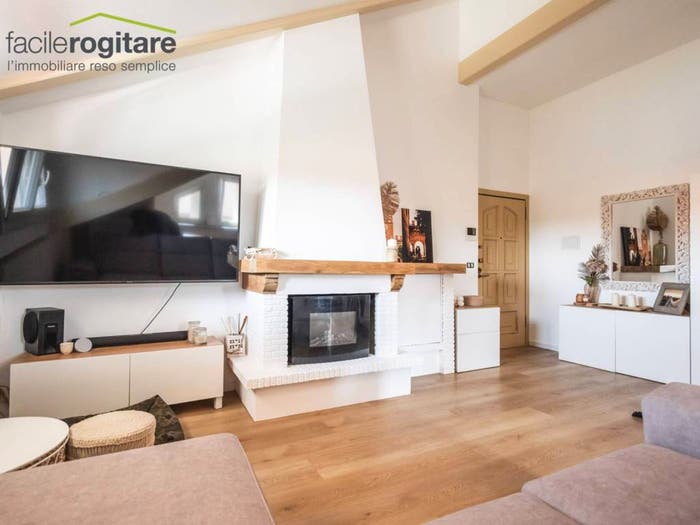 Casa con 6 locali in vendita in via Pasteur, Cattolica