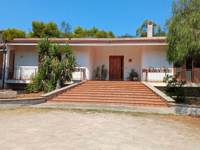 Casa con 6 locali in vendita in Via Matilde Serao, Centro, Veglie