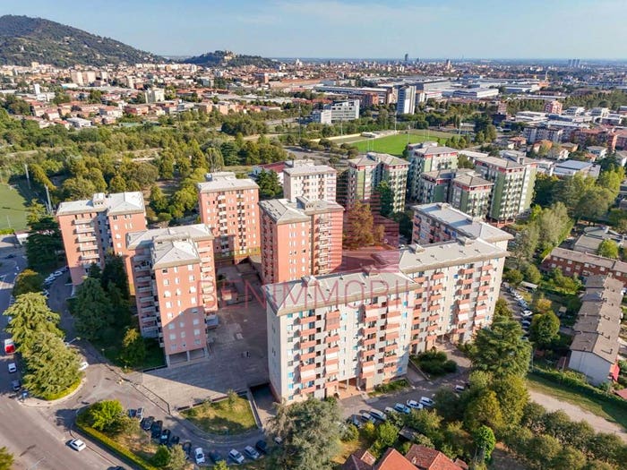 Appartamento con 6 locali in vendita in Rotonda Vittorio Montiglio, Urago Mella, Brescia