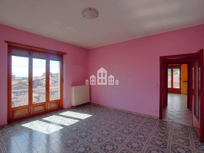 Appartamento quadrilocale in vendita in Via Puccini, Centro, Cuorgnè