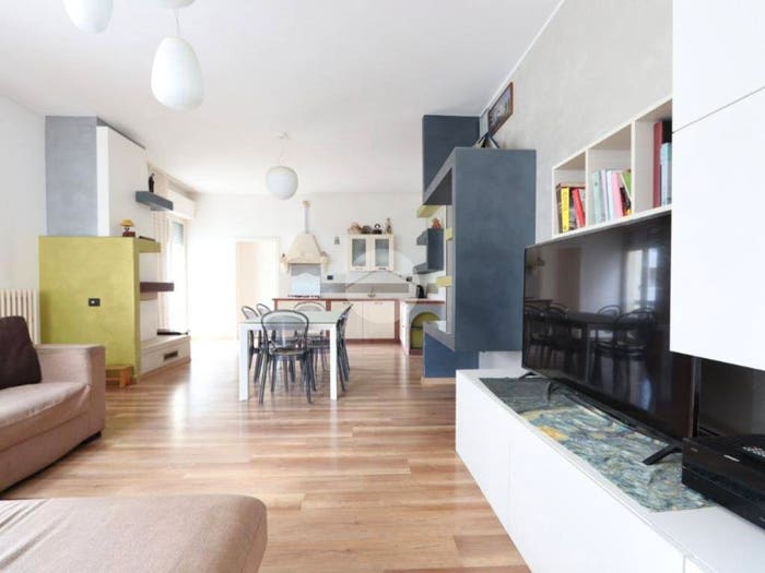 Appartamento quadrilocale in vendita in Via Emilia, Lungomare Marconi, Alba Adriatica